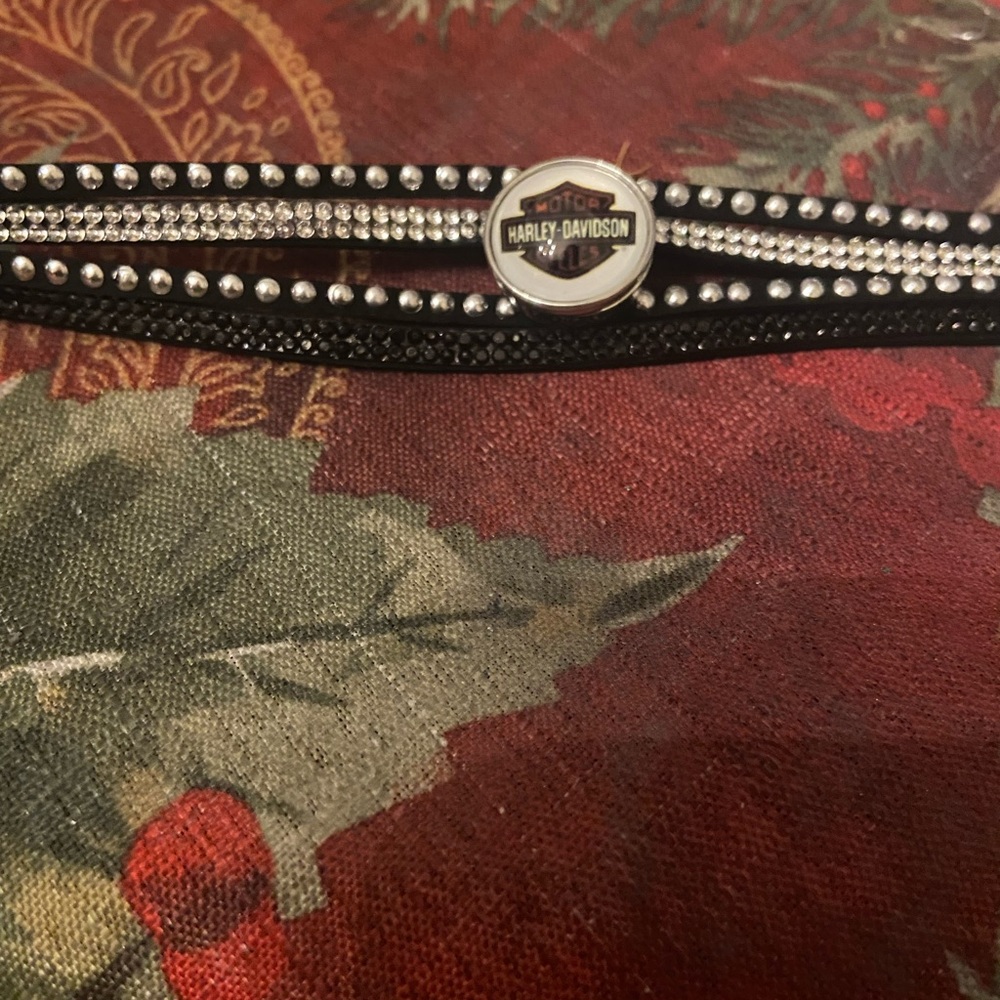 Wrap around Bling Bracelet - Picture 3 of 5